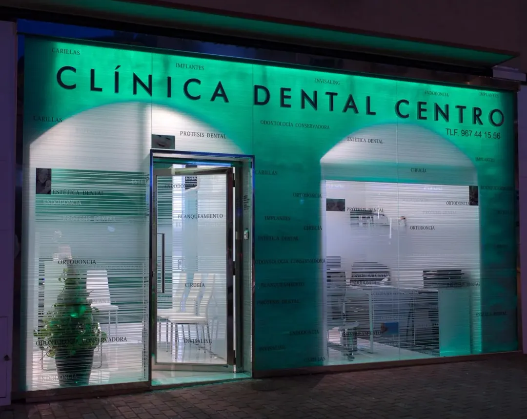 Fachada de Clínica Dental Centro en La Roda
