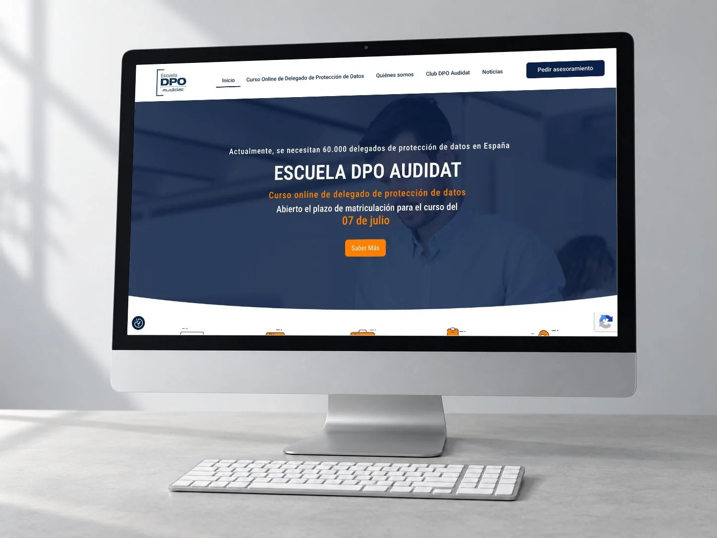 Presentación de la web de Escuela DPO a partir de capturas reales.